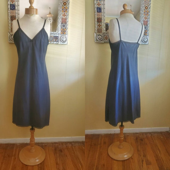 Barbizon gray slip • size medium