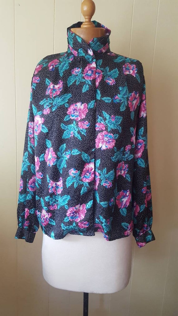 1980s floral career blouse with pink pansy flowers