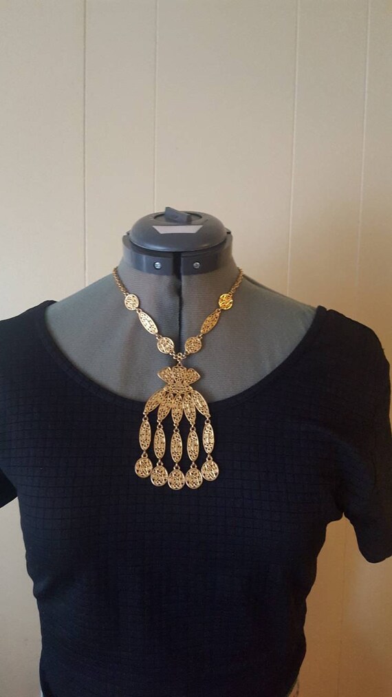 Golden vintage large statement  necklace circa 19… - image 3