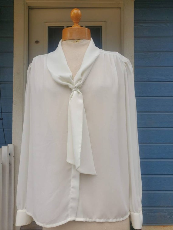 1980s white career blouse with  bow • large - image 8