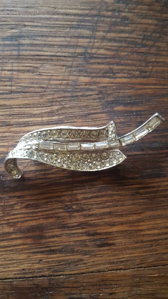 1930s crystal brooch leaf brooch