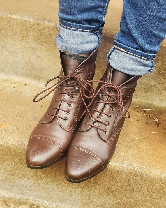 1980s brown leather boots • 8M