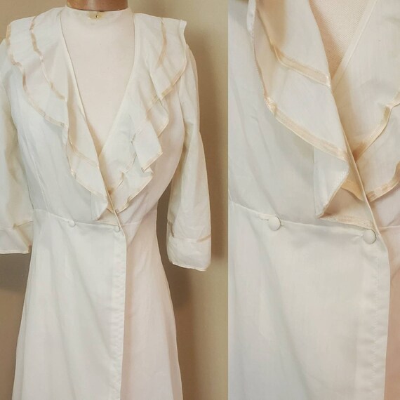 1950s cream robe with ruffles size small Peignoir… - image 10