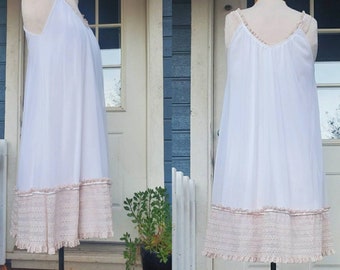 1960s white trapeze nightgown • medium