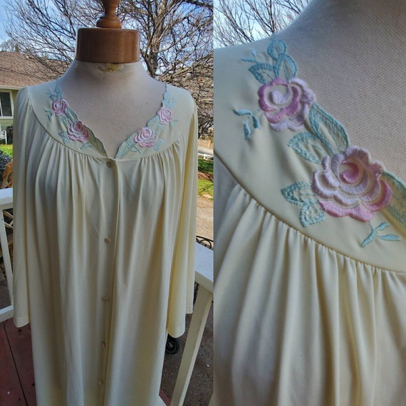 Vintage yellow rose nightgown •size 1X