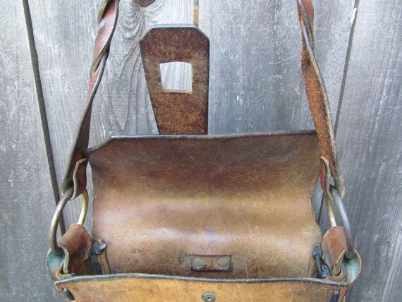 1970's Distressed Vintage Leather Handbag with Wo… - image 5