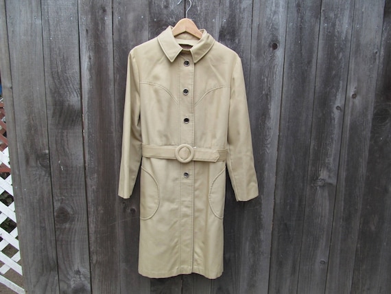 Fitted raincoat cheap