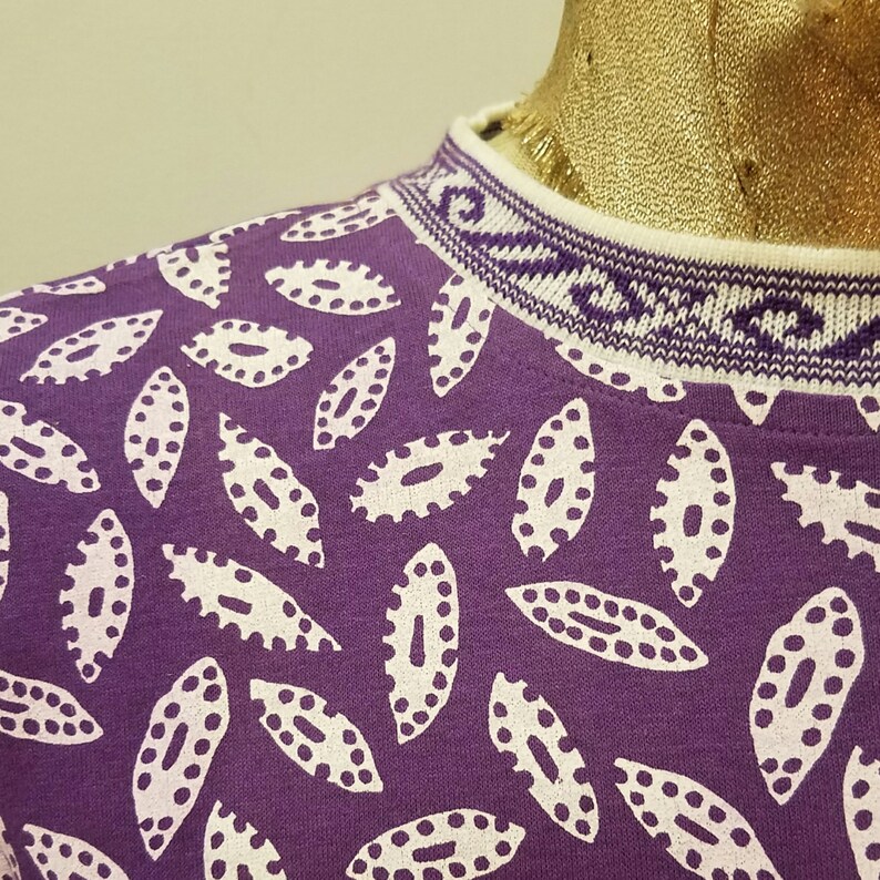 Shirt Tee Vintage 80s Tribal collar Purple Atomic Abstract  print Cotton tee shirts  Love Retro love Vintage love Atomic Vintage graphic tee 