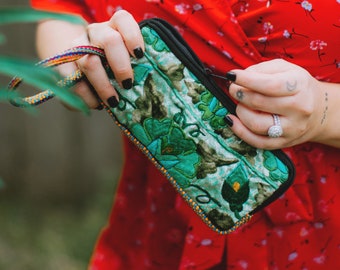 Huipil Floral Wristlet