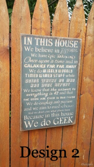 Targa In Metallo Retrò 'In This House We Do Geek' – Citazione Fumetti, Latta 20x30 Cm