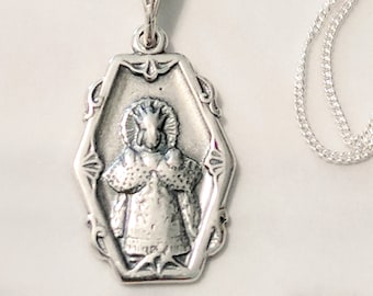 Collar - Pequeño Niño Jesús de Praga 13 x 21 mm - Plata de Ley + Cadena de Plata de Ley Italiana de 18 Pulgadas