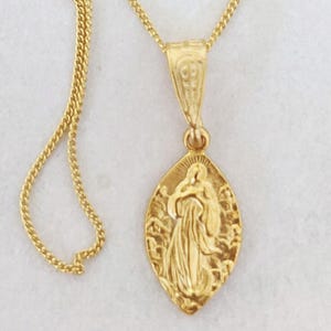 Petite Marie-Madeleine transportée par des anges 10 x 17 mm, pendentif chaîne italienne en or vermeil 18 carats, anges gardiens, médaille saint catholique
