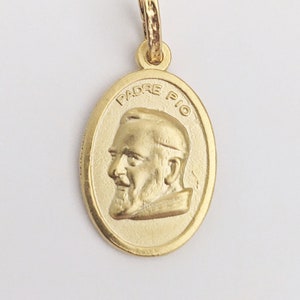 PADRE PIO de Pietrelcina Medal 17x23mm - 18K Gold Vermeil