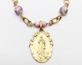 Bracelet - Mary of Magdalene Carried by Angels 18K Gold Vermeil 22x32mm - Pink Coral and Floral Porcelain - 18K Gold Plated Parisian Chain