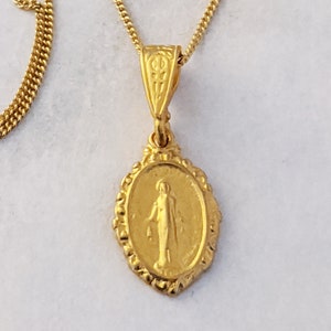 Necklace - Tiny Miraculous Medal 10x16mm - 18K Gold Vermeil + 18 Inch Italian 18K Gold Vermeil Chain