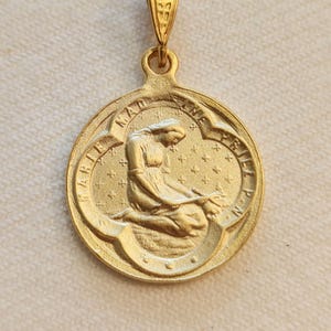Medalha - Marie Madeleine Priez PN 20 mm - Ouro Vermeil 18K