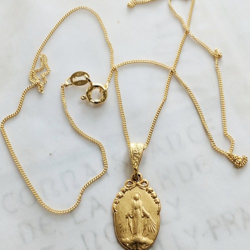 Petit collier médaille miraculeuse 12,5 x 20 mm, or vermeil 18 carats, chaîne italienne en or 18 carats vermeil 18 carats, pendentif Mère Bénie