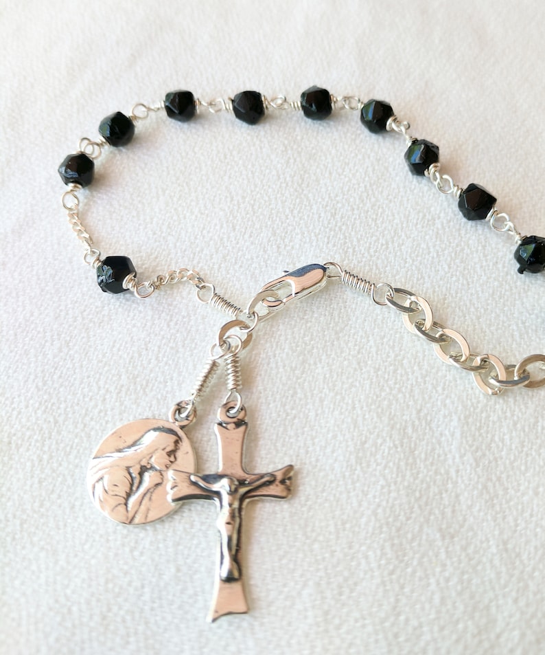 Solid 925 Sterling Silver Antiqued-Style Saint Peter Medal 15mm x 20mm