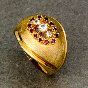 Mid century diamonds and rubies cocktail ring 14k yellow gold size 6