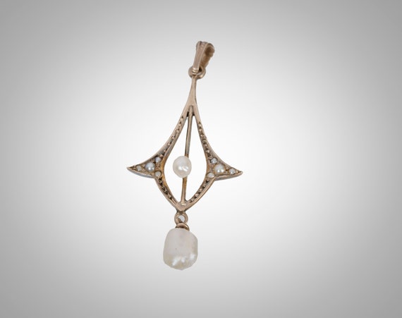 10k Victorian lavalier with pearls