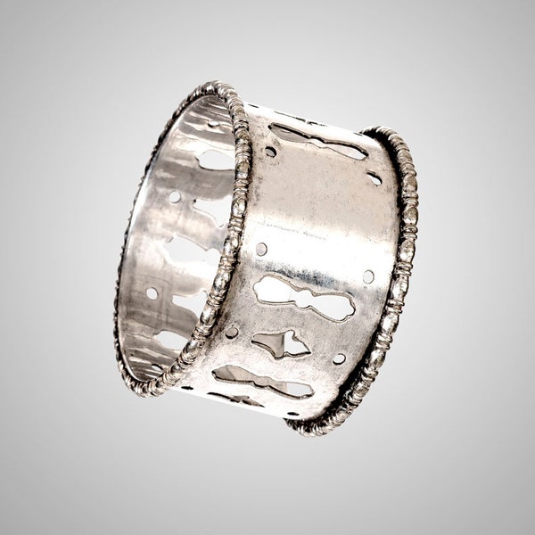 Victorian pierced no monogram silver plate napkin ring