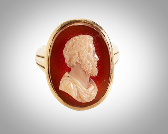 Victorian 14k rose hardstone cameo ring depicting… - image 1