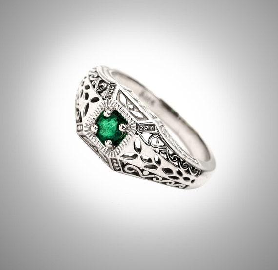 14k white gold & 3mm emerald ring size 6 - image 1
