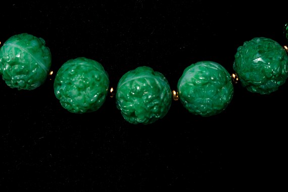 graduated carved Peking glass bead necklace - image 4