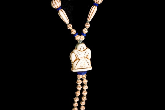 Neiger Bro UV reactive glass necklace oriental mo… - image 6