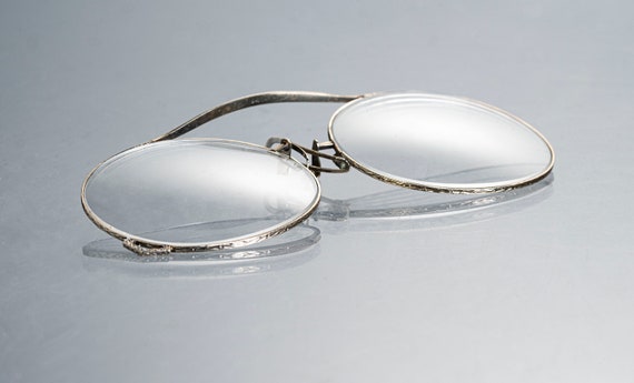 14k white Art Deco pince nez eyeglasses spectacles - image 1
