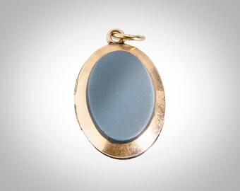 Victorian 14k banded agate locket