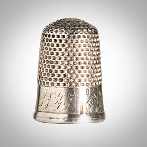 sterling hand engraved pattern thimble size 8 dated