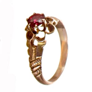 10k gold Victorian garnet ring