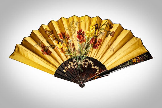 Antique Victorian folding fan in inlaid rosewood box