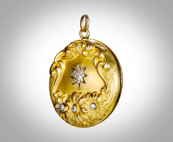 14k Art Nouveau with diamonds locket - image 2