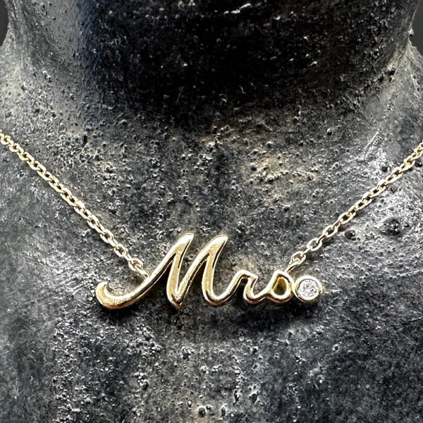 Mrs necklace clearance
