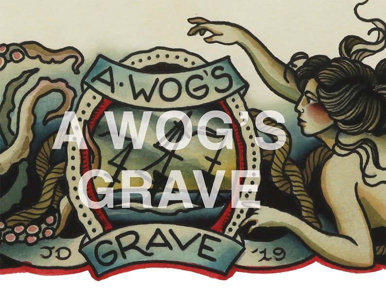 Pu&ograve; includere: Un'illustrazione vintage a tema nautico con una ruota di timone con il testo "A. WOG'S GRAVE" e una sirena con i capelli fluenti che raggiunge la ruota.