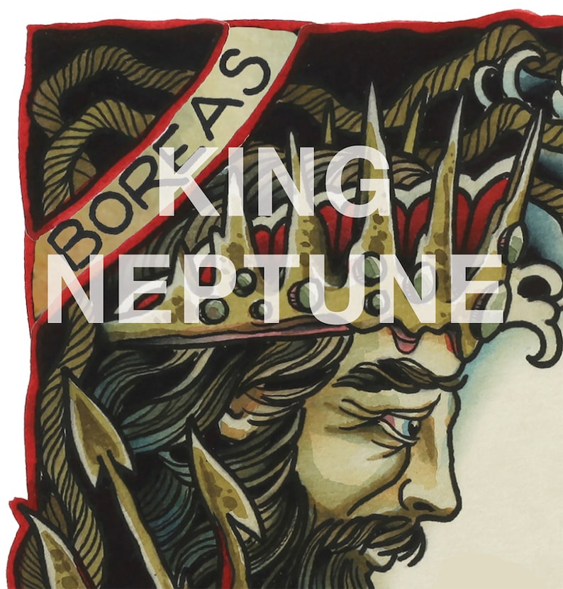 Pu&ograve; includere: Un'illustrazione ad acquerello di Re Nettuno, un dio marino mitologico, che indossa una corona con le parole "King Neptune" e "Boreas" su di essa. Ha una lunga barba e guarda a destra.