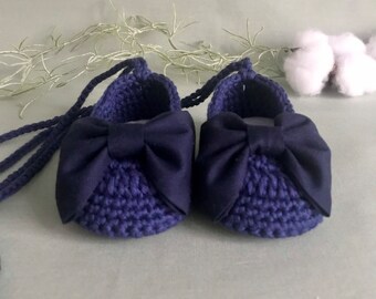 Chaussures de ballerine en coton bleu foncé Chaussures de bébé ballerine avec arcs Chaussures de bébé fille Bébé fille Chaussures de bébé fille Chaussures de bébé crochetées