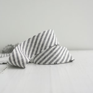 2.5&quot; Bias Quilt Binding - Black Linen Stripe