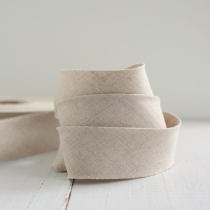 Cinta al bies de lino natural de 6,35 cm de ancho para colchas, bolsos y manualidades. Cinta al bies de tela natural para colchas, bolsos y manualidades.
