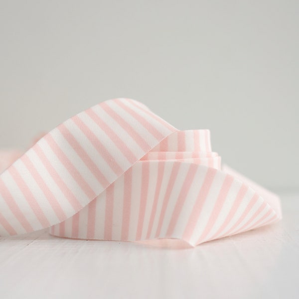 2.5" Bias Quilt Binding Delicate Pink Stripe