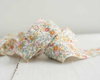 Bouquet Summer 2.5″ Wide Cotton Bias Quilt Binding / Quilt Trim– Continuous Binding Strip, Floral Fabric Bias Tape for Quilts, Bags & Crafts