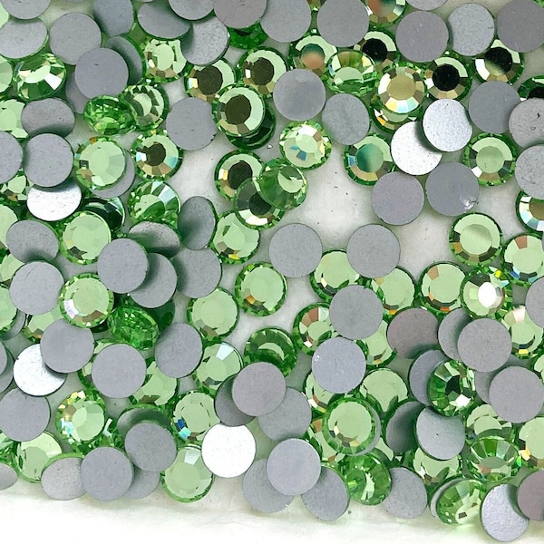 12x Swarovski Peridot SS30 6.5mm, 2012 Strass vert à dos plat 2038 2058 2088 2000 NON-HOTFIX, Strass à dos plat Nail Art Gems 6mm