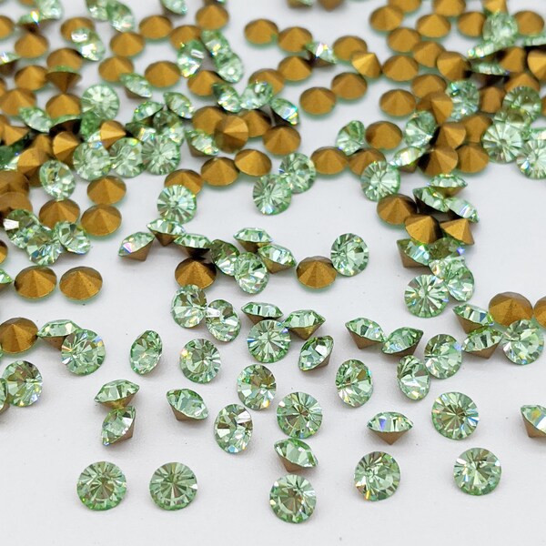 25x SWAROVSKI Crystal Chrysolite 4mm PP32 SS17, Pretty Pale Green Rhinestones Jewelry Repairs 1012, Foiled Back Pointy Chatons Chrysolite