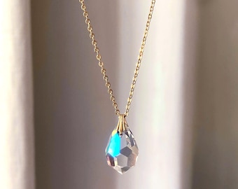 Collana con cristalli AB, collana vintage con cristalli cechi, catena placcata oro, ciondolo a goccia iridescente a forma di pera, charm con cristalli AB