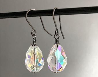 Pendientes de cristal de Swarovski, pendientes iridiscentes brillantes en forma de pera, pendientes llamativos de cristal AB Aurora Borealis, pendientes de metal oxidado
