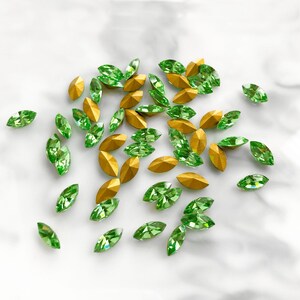 20x Navettes en cristal Swarovski, 4200 strass péridot, cristal taille marquise 6 mm x 3 mm, strass verts, cristaux soutenus par feuille image 2