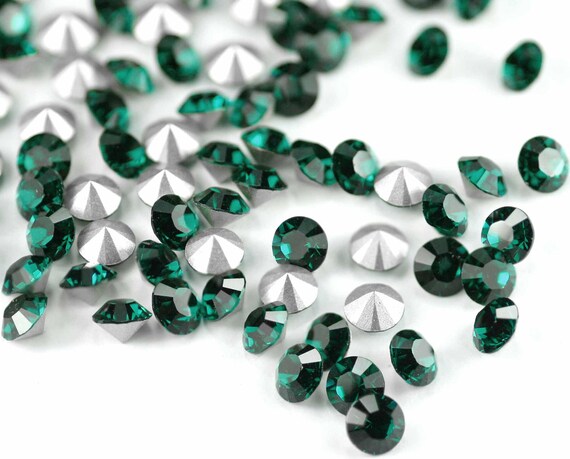 2 Swarovski Crystal Peridot Pear Tear Drop Stones 4326 18mm x 13mm Original Box