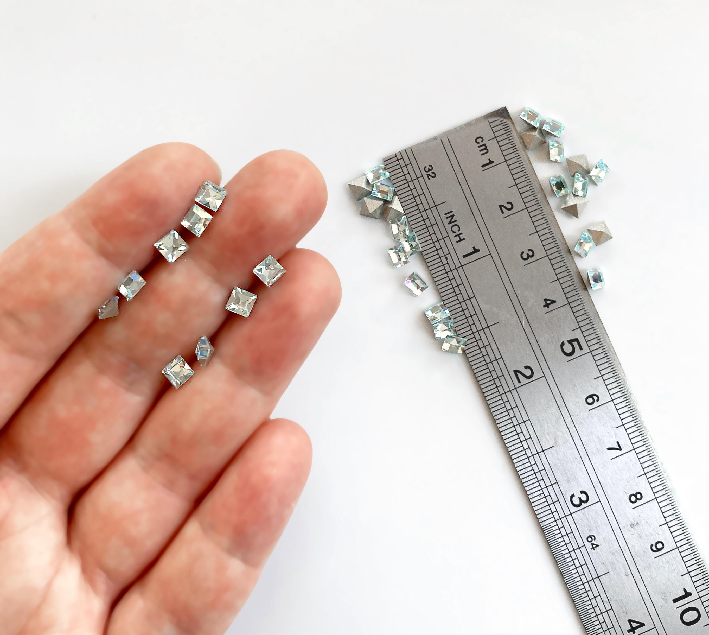 15x Swarovski Crystal Light Azore 4mm Squares, 4mm Blue